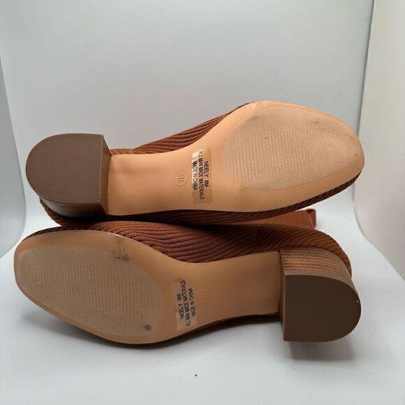 CUSHIONAIRE Women's Stretch bootie +Memory Foam 8 TAN - Picture 5 of 7